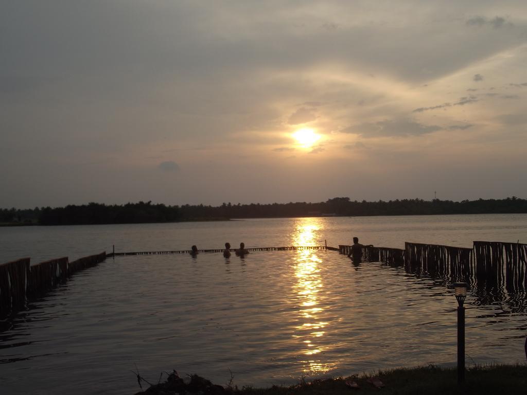 Lord Of The Forest Hotell Batticaloa Eksteriør bilde